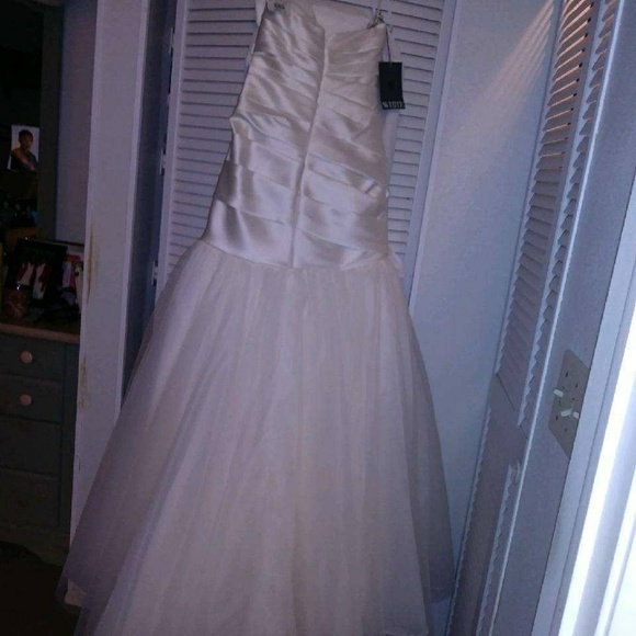 Vera Wang Dress - Picture 5 of 5